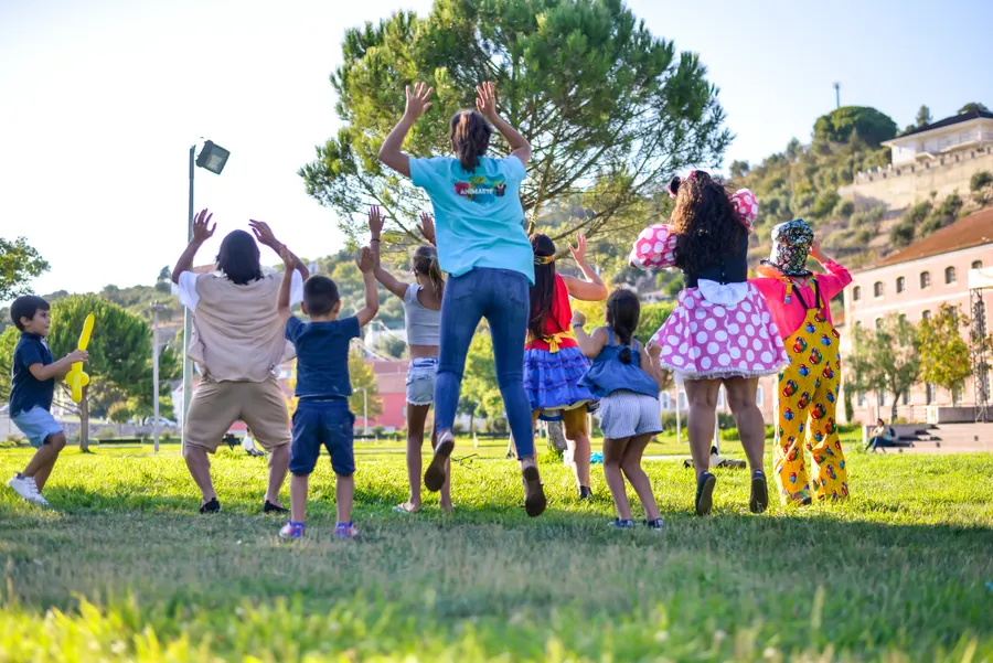 Festa no jardim com animadores